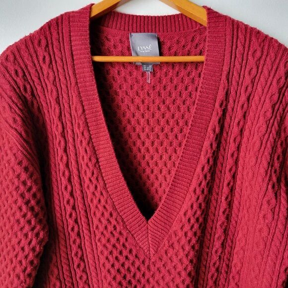 EUC LYSSE NEW YORK RED AND BLACK DEEP V SOFT KNIT SWEATER SIZE M - Picture 13 of 16